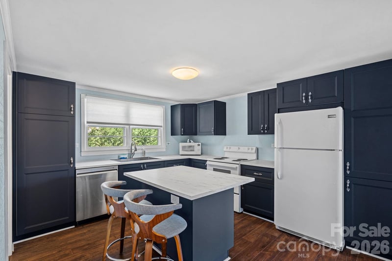 601 Main St, Dallas, NC 28034