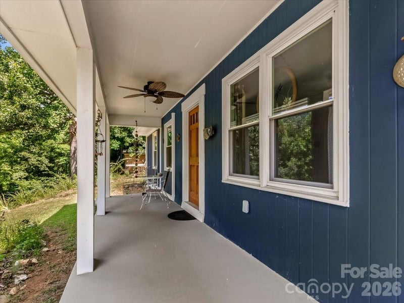 1280 Old Mine Fork Rd, Burnsville, NC 28714