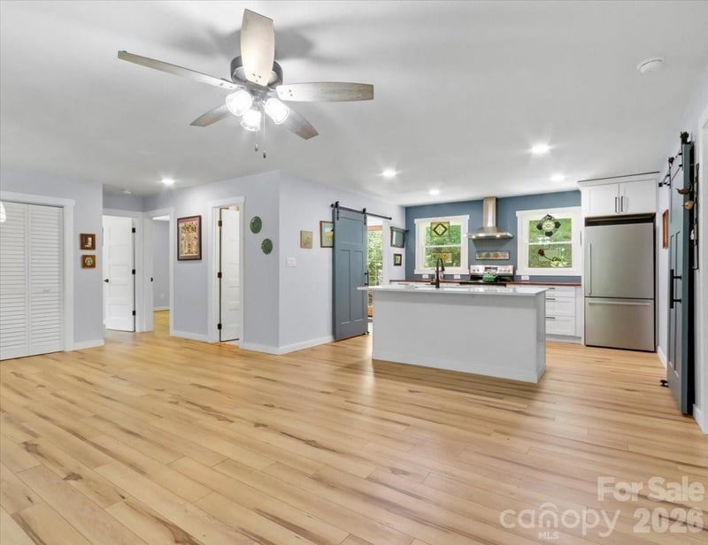 1280 Old Mine Fork Rd, Burnsville, NC 28714