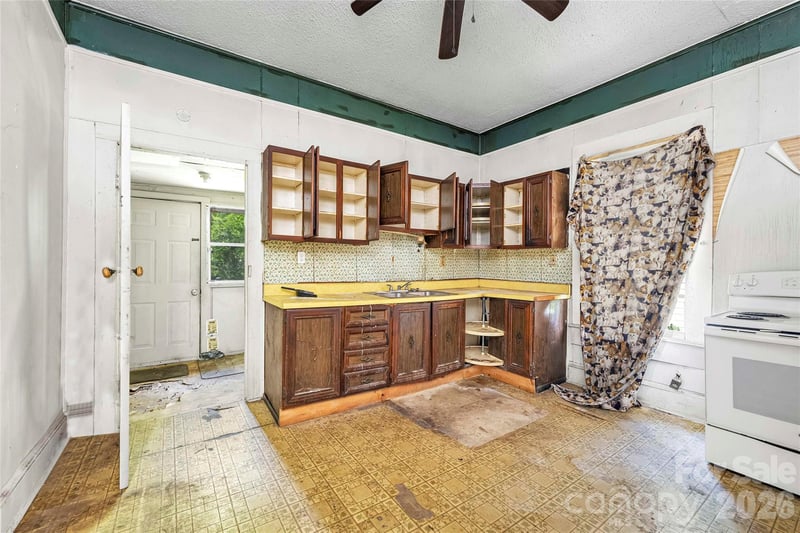 114 6th Ave, Gastonia, NC 28052