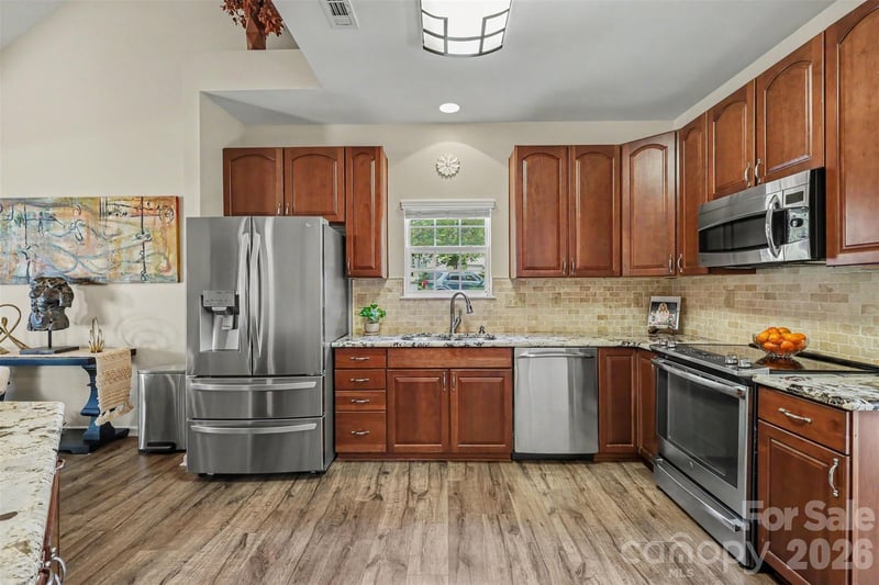 409 Dutchmans Meadow Dr, Mount Holly, NC 28120