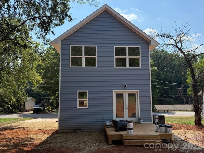 227 Caldwell Ave, Newton, NC 28658