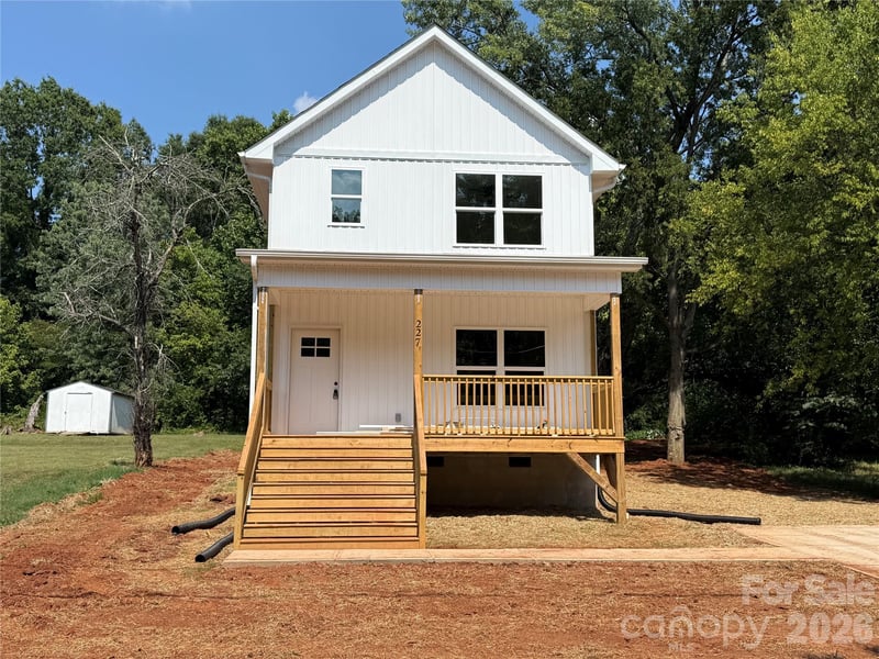 227 Caldwell Ave, Newton, NC 28658