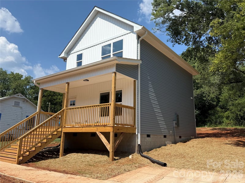 227 Caldwell Ave, Newton, NC 28658