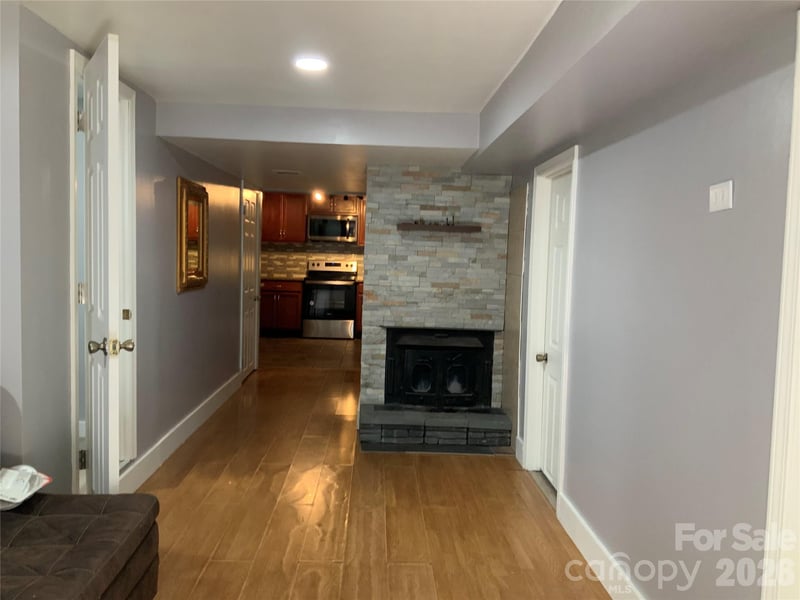 44 Rathfarnham Rd, Asheville, NC 28803