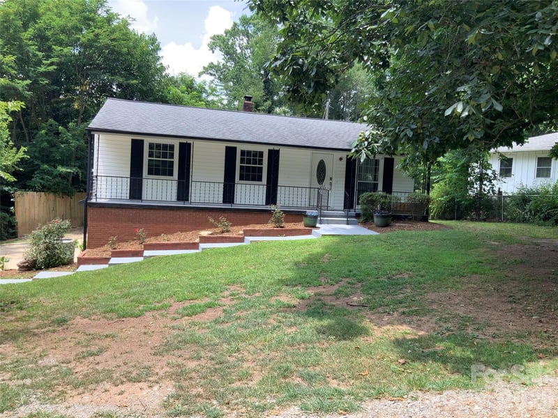 44 Rathfarnham Rd, Asheville, NC 28803