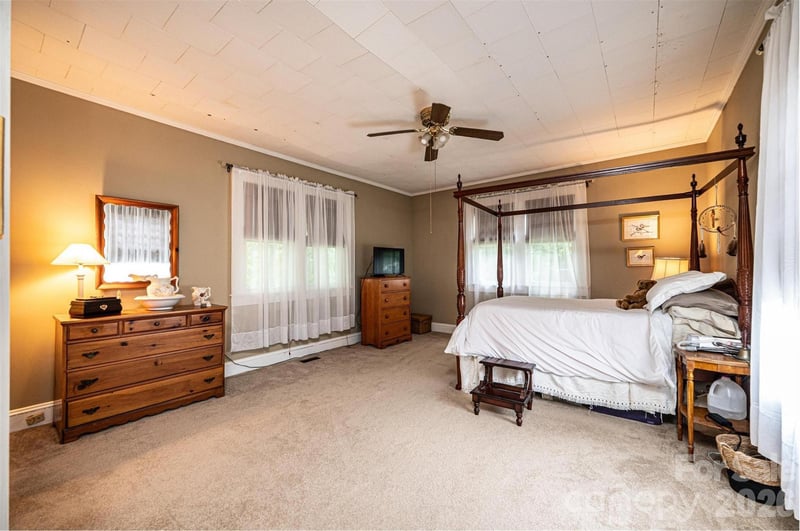 720 Main Ave, Newton, NC 28658