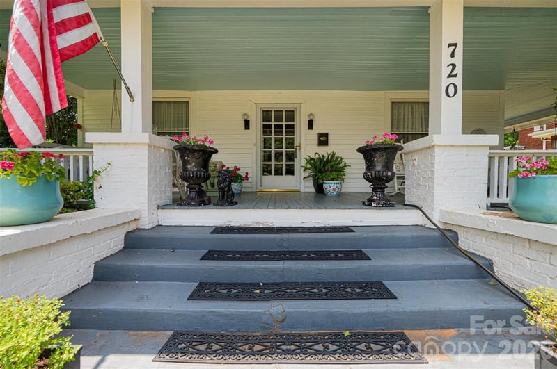 720 Main Ave, Newton, NC 28658