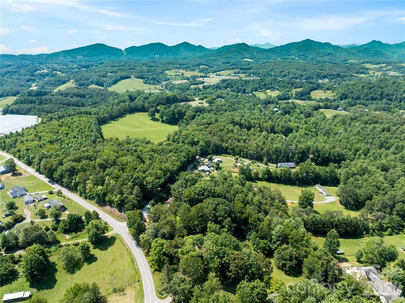 99999 Bear Creek Rd, Leicester, NC 28748