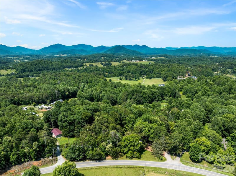 99999 Bear Creek Rd, Leicester, NC 28748