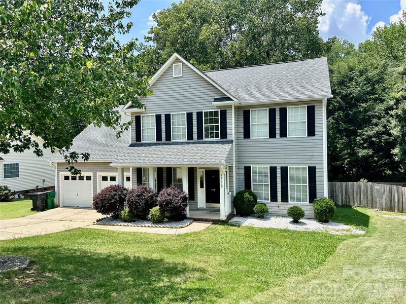12119 Meadow Post Ln, Charlotte, NC 28269