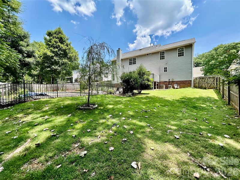 12119 Meadow Post Ln, Charlotte, NC 28269