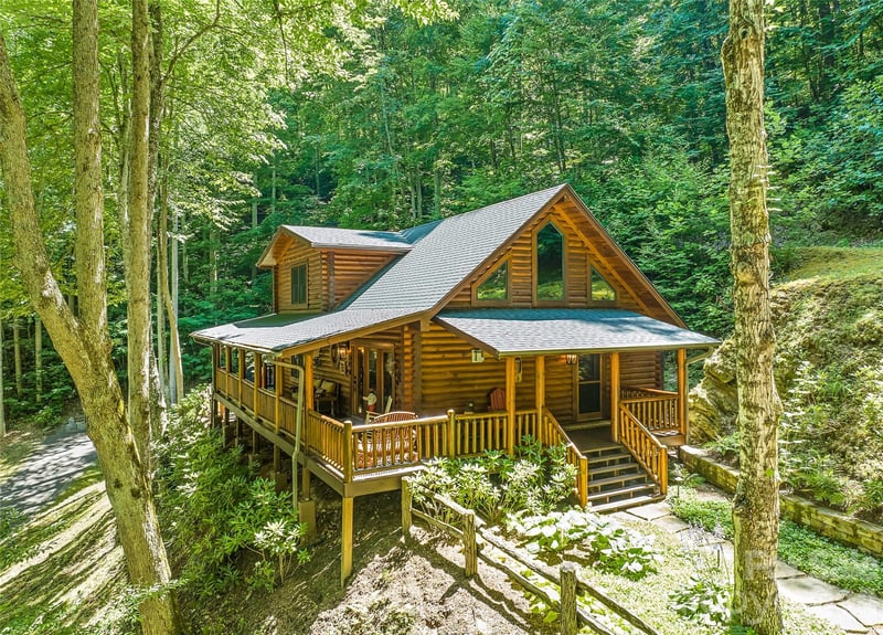 26 Tawodi Trl, Maggie Valley, NC 28751