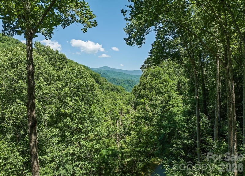 26 Tawodi Trl, Maggie Valley, NC 28751