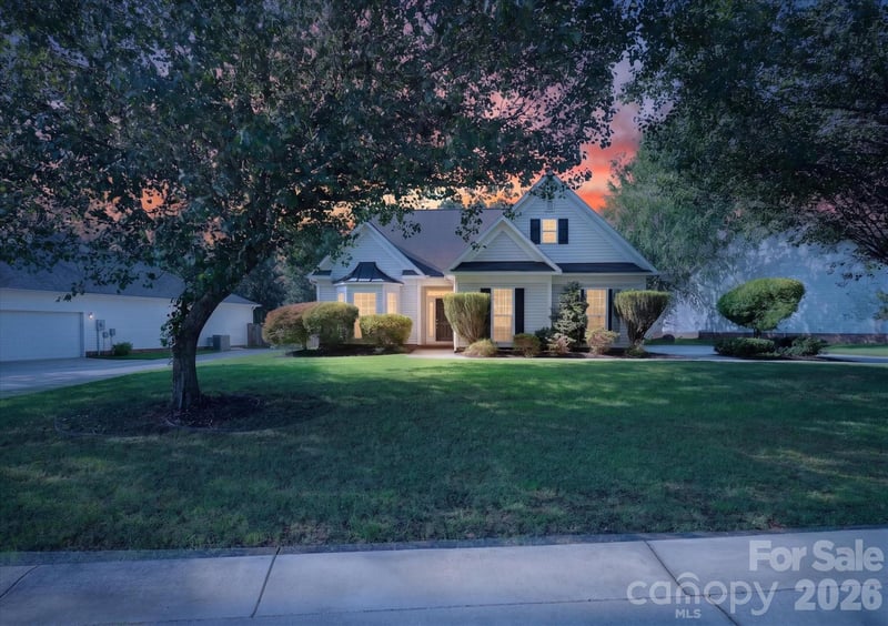 570 Surry Trace Cir, Concord, NC 28027