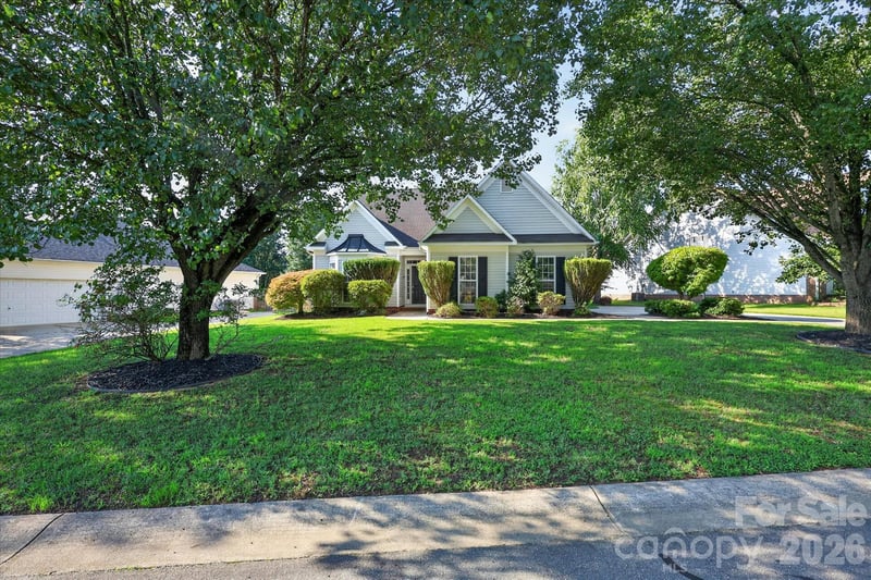 570 Surry Trace Cir, Concord, NC 28027