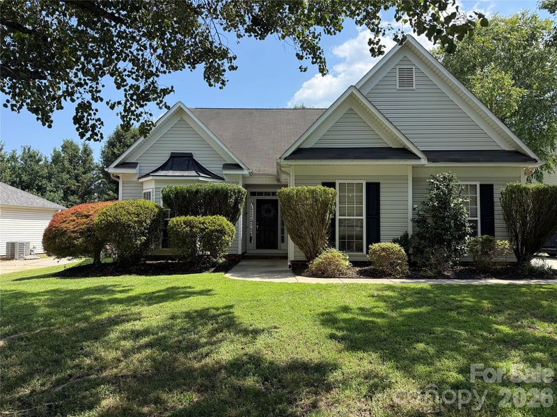 570 Surry Trace Cir, Concord, NC 28027