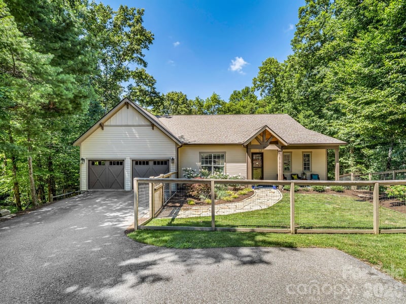 122 Cisco Rd, Asheville, NC 28805