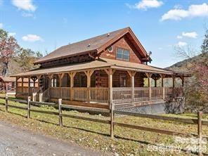 967 Spruce Flats Rd, Maggie Valley, NC 28751