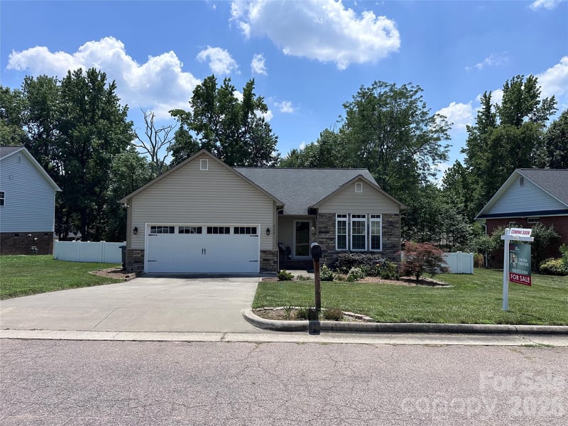 632 Marigold Dr, Kannapolis, NC 28083
