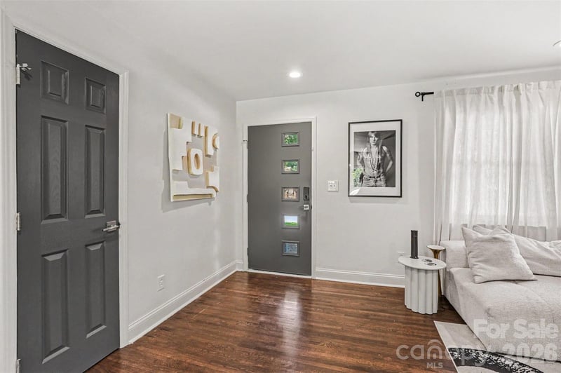 1027 Dresden Dr, Charlotte, NC 28205