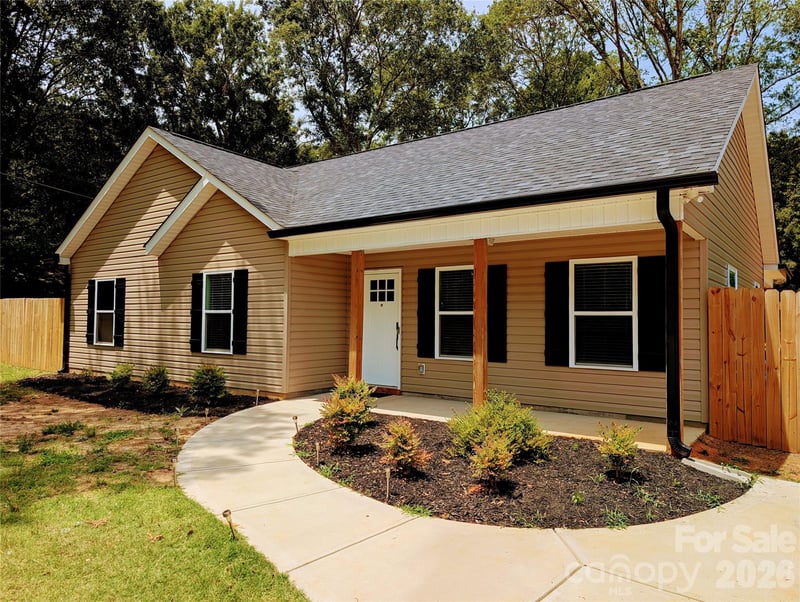 711 Guinn St, Clover, SC 29710