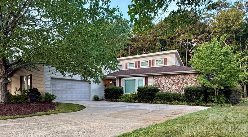 1100 Jennifer Ln, Cherryville, NC 28021