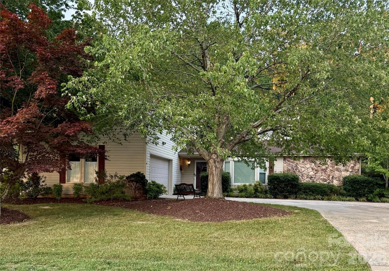 1100 Jennifer Ln, Cherryville, NC 28021
