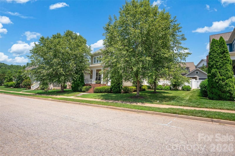 4090 Library Ln, Conover, NC 28613