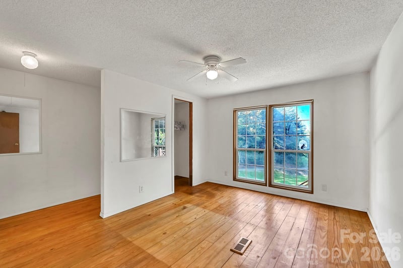 284 Paul Gosnell Rd, Marshall, NC 28753