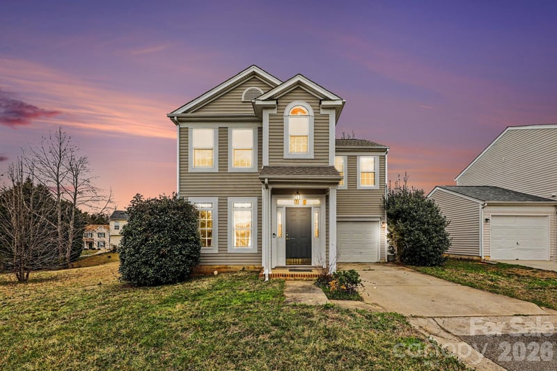 8601 Sawleaf Ct, Charlotte, NC 28215