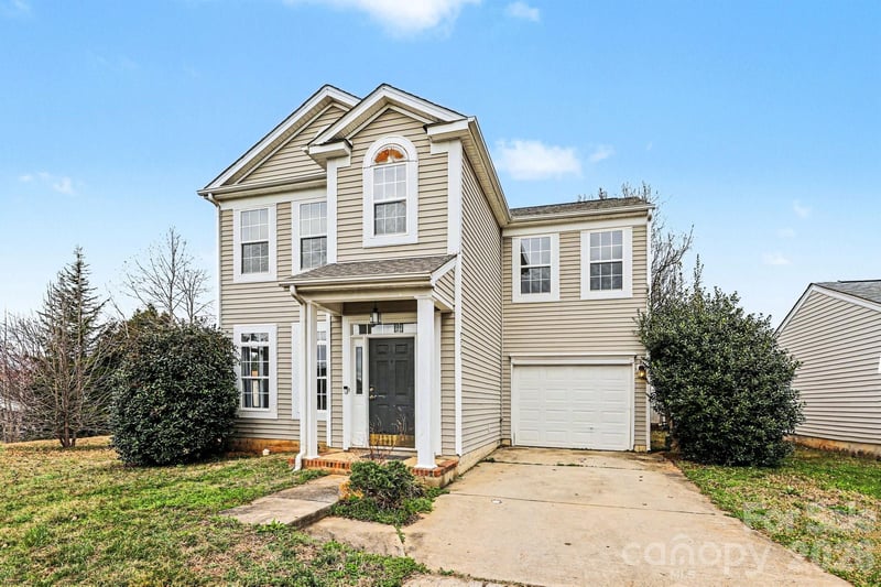 8601 Sawleaf Ct, Charlotte, NC 28215