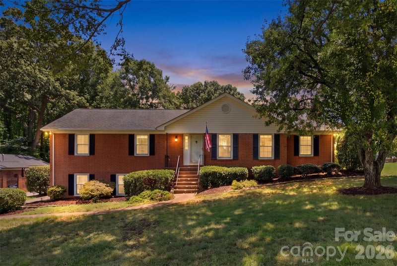 3101 Canterberry Dr, Gastonia, NC 28056