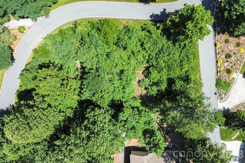 98 Indian Woods Trl, Hendersonville, NC 28739