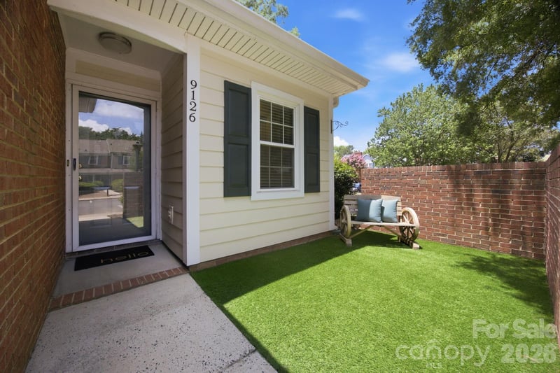 9126 Vicksburg Park Ct, Charlotte, NC 28210