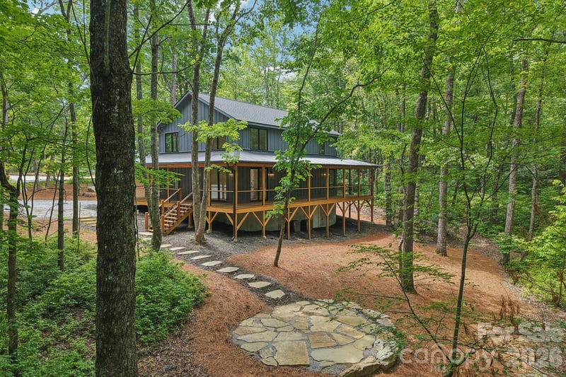 365 Cherokee Cir, Lake Toxaway, NC 28747