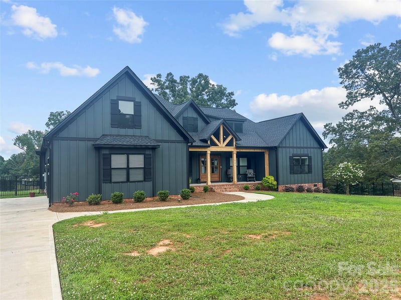 501 Edmunds Ln, Clover, SC 29710