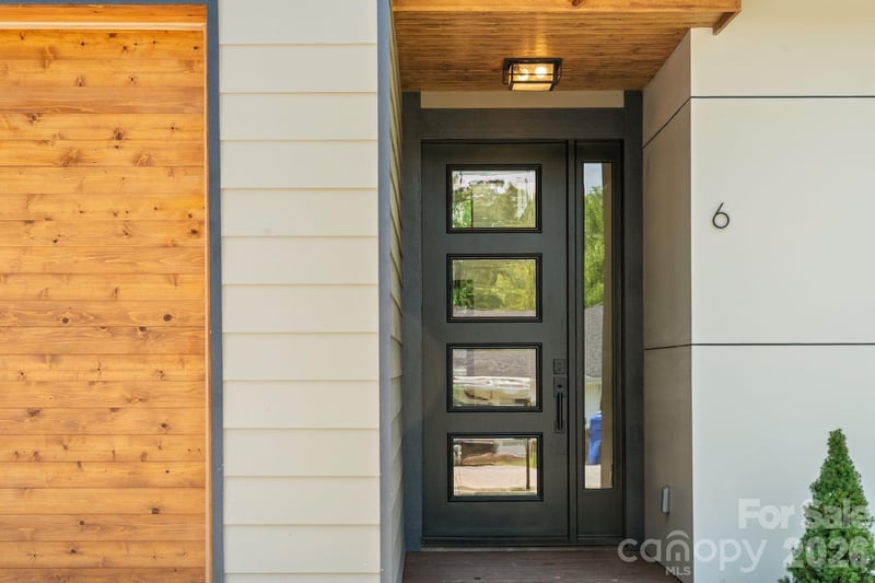 6 Sandhurst Dr, Asheville, NC 28806