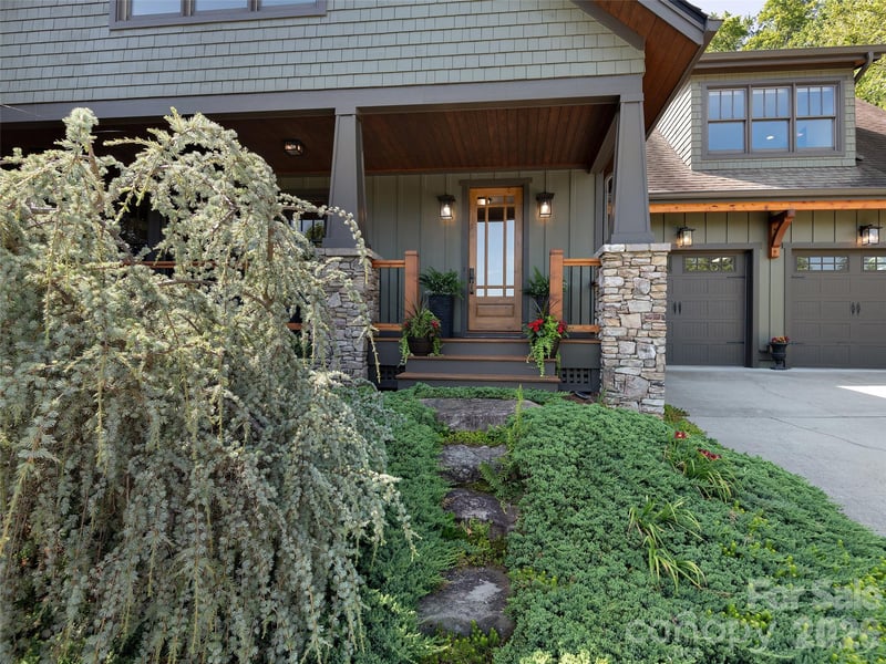 80 Village Pointe Ln, Asheville, NC 28803