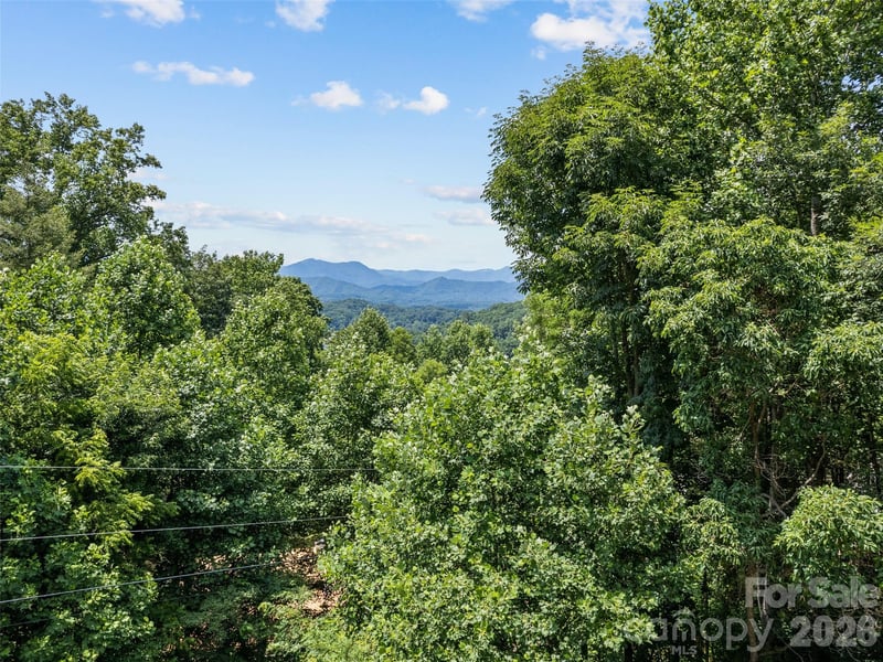 412 Gaddy Hts, Waynesville, NC 28786