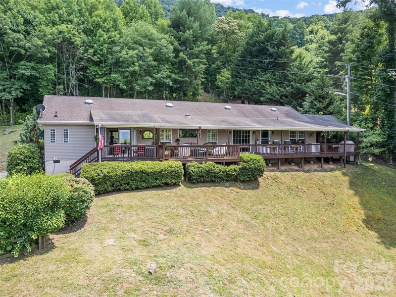 412 Gaddy Hts, Waynesville, NC 28786