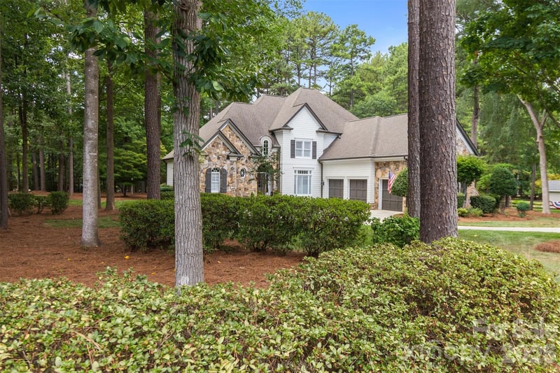 103 White Crest Ct, Mooresville, NC 28117
