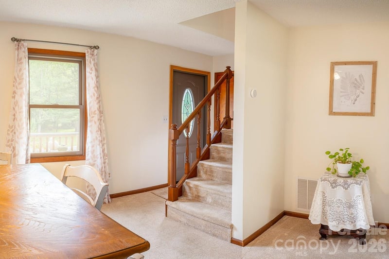 100 Forest Park Dr, Hendersonville, NC 28792