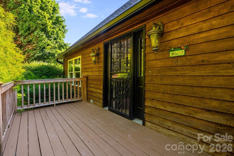 88 Mayflower Ct, Waynesville, NC 28785