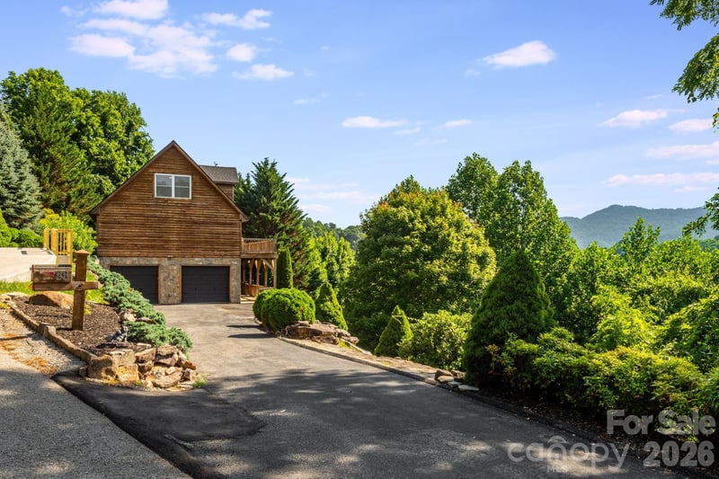 88 Mayflower Ct, Waynesville, NC 28785