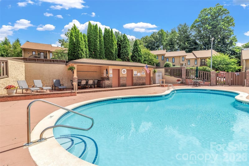 117 Pebble Creek Dr, Asheville, NC 28803