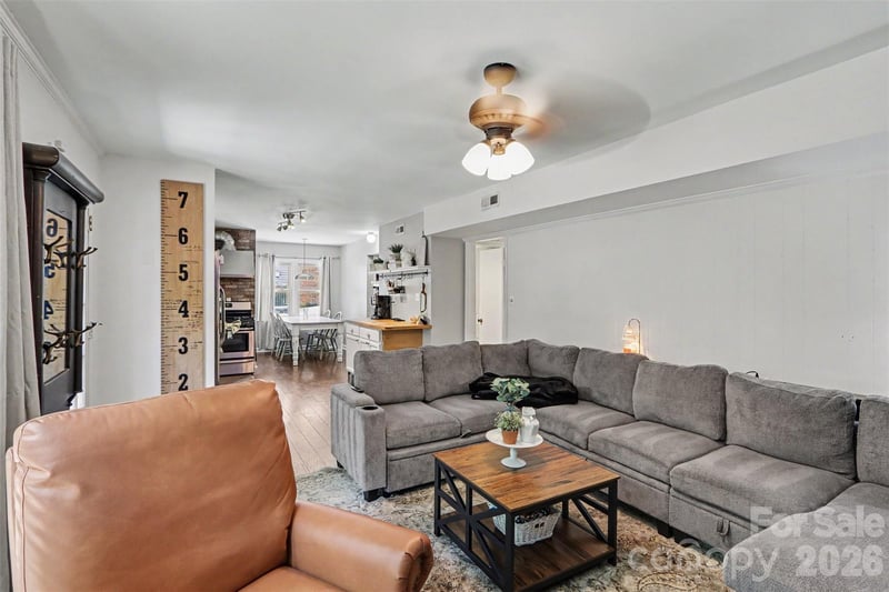 320 Sunnywood Ln, Charlotte, NC 28270