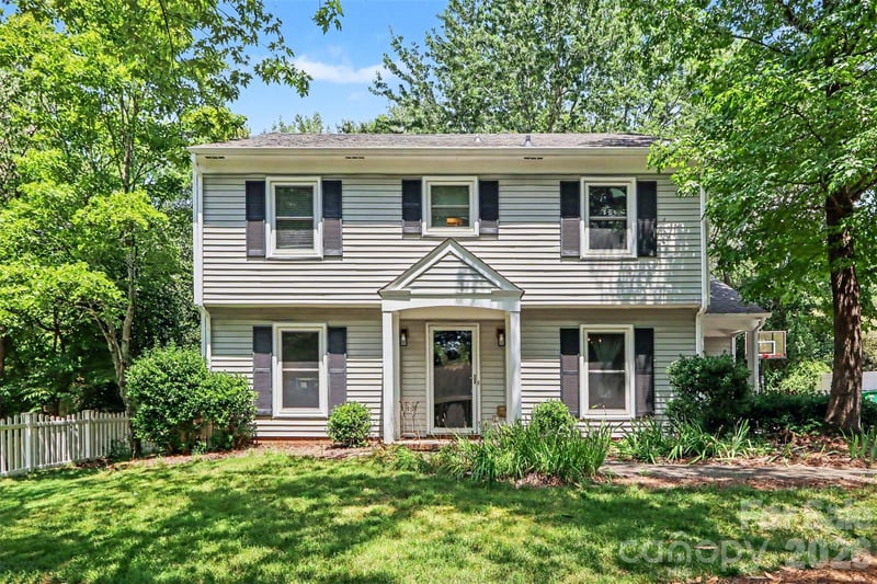 320 Sunnywood Ln, Charlotte, NC 28270