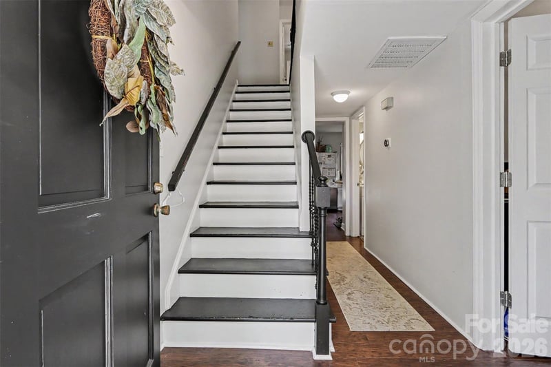 320 Sunnywood Ln, Charlotte, NC 28270