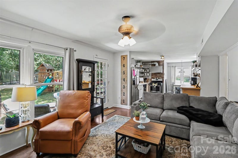 320 Sunnywood Ln, Charlotte, NC 28270